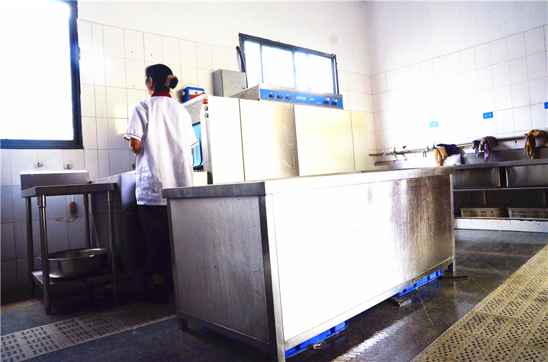 西华大学学校食堂大菠萝福利网站导航设备现场图片