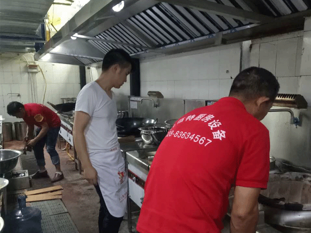酒店大菠萝福利网站导航工程现场安装图片